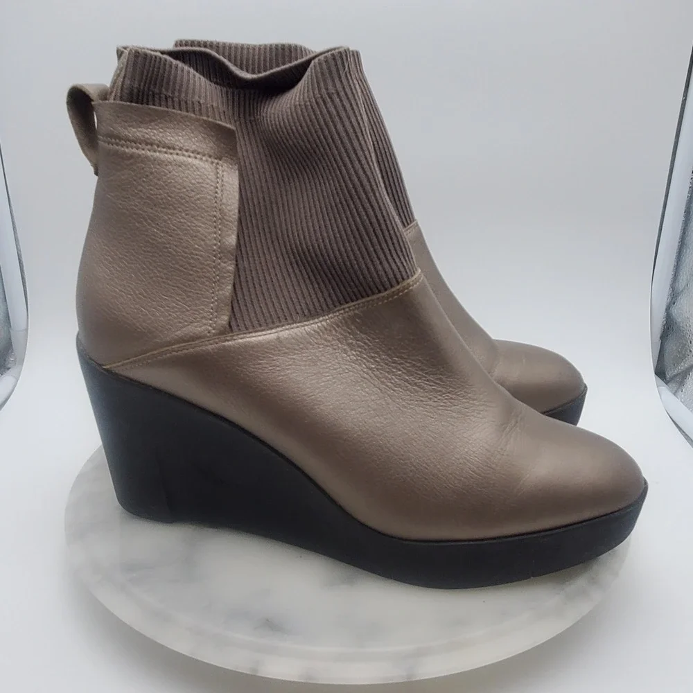 Sudini Danica Women's Wedge Chelsea Platform Bootie Size 9 Metallic Gray‎ Tan